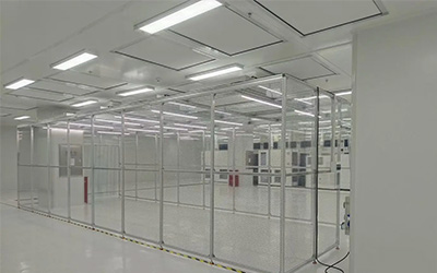 Salle blanche pour semi-conducteurs et électronique de précision
